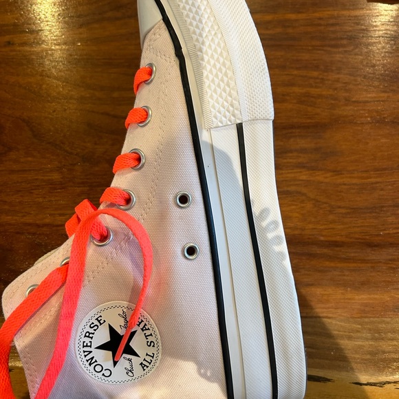 Converse high top women’s size 7.5 - Picture 7 of 8